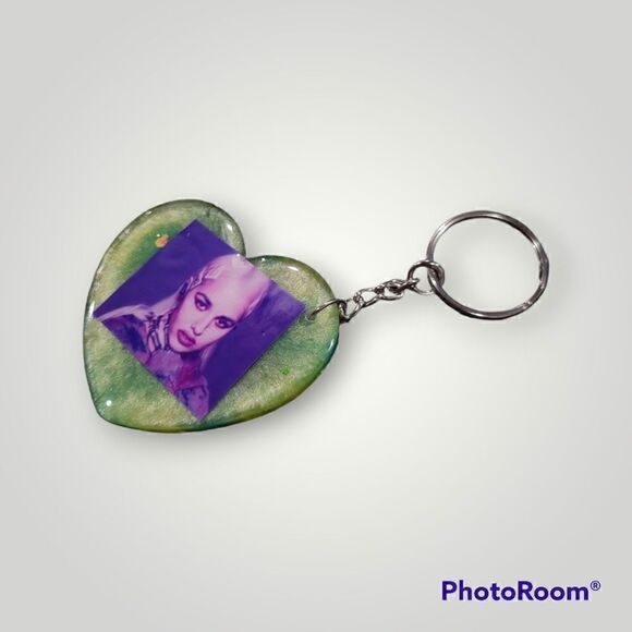 Tommy Genesis Green Glitter Keychain (Z154) - Picture 5 of 9